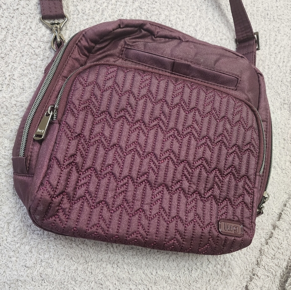 LUG Ranger crossbody Bag, RFID protected Plum color - Picture 2 of 7
